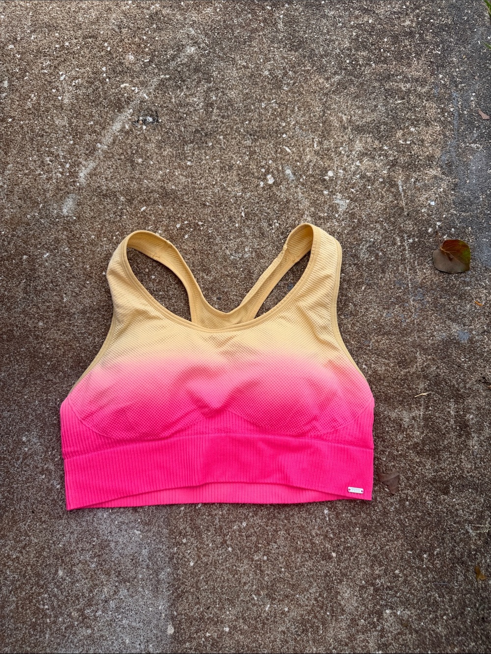 PINK Victoria's Secret Ombre Pink to Cream Racerback Sports Bra. Size M. EUC